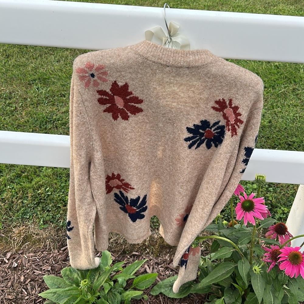 Tan cardigan sweater with flowers - Picture 5 of 5